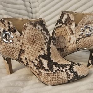 Vince Camuto Lexia ankle boots